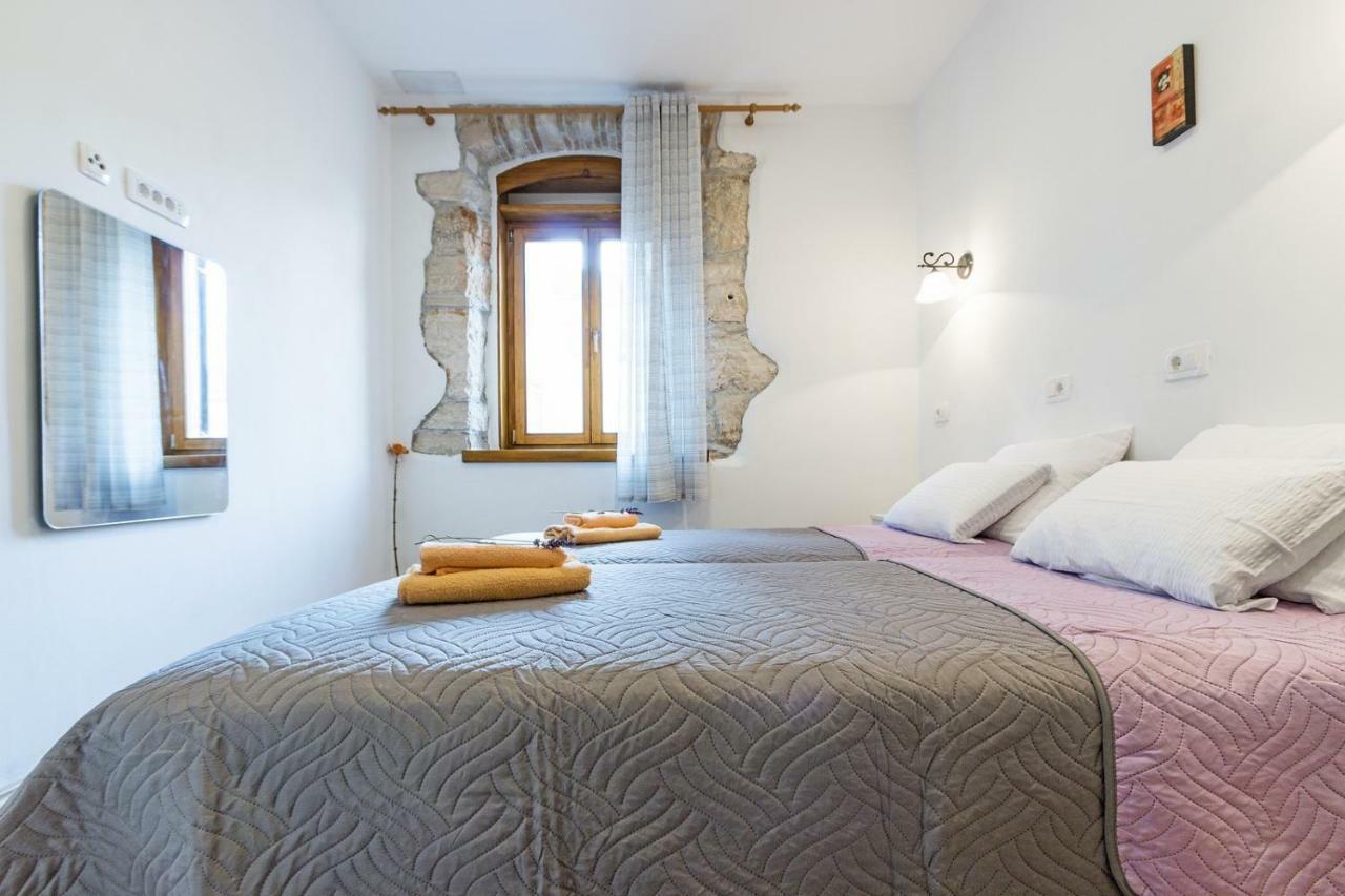 Cozy Apartment 10 Min From The Beach Pula Exteriör bild