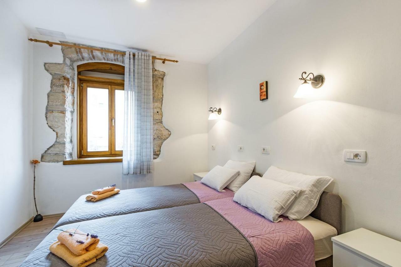 Cozy Apartment 10 Min From The Beach Pula Exteriör bild